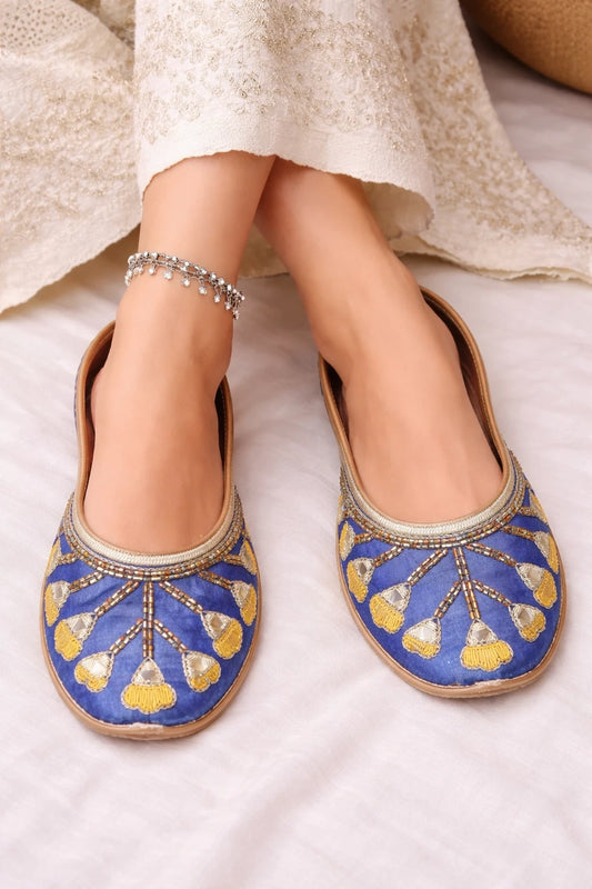 Women’s Punjabi Jutti Embroidered Multicolor Mojari