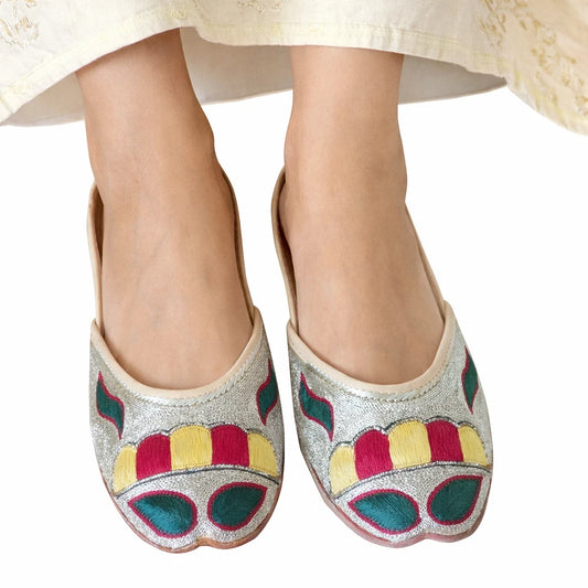 Women’s Punjabi Jutti Embroidered Multicolor Mojari