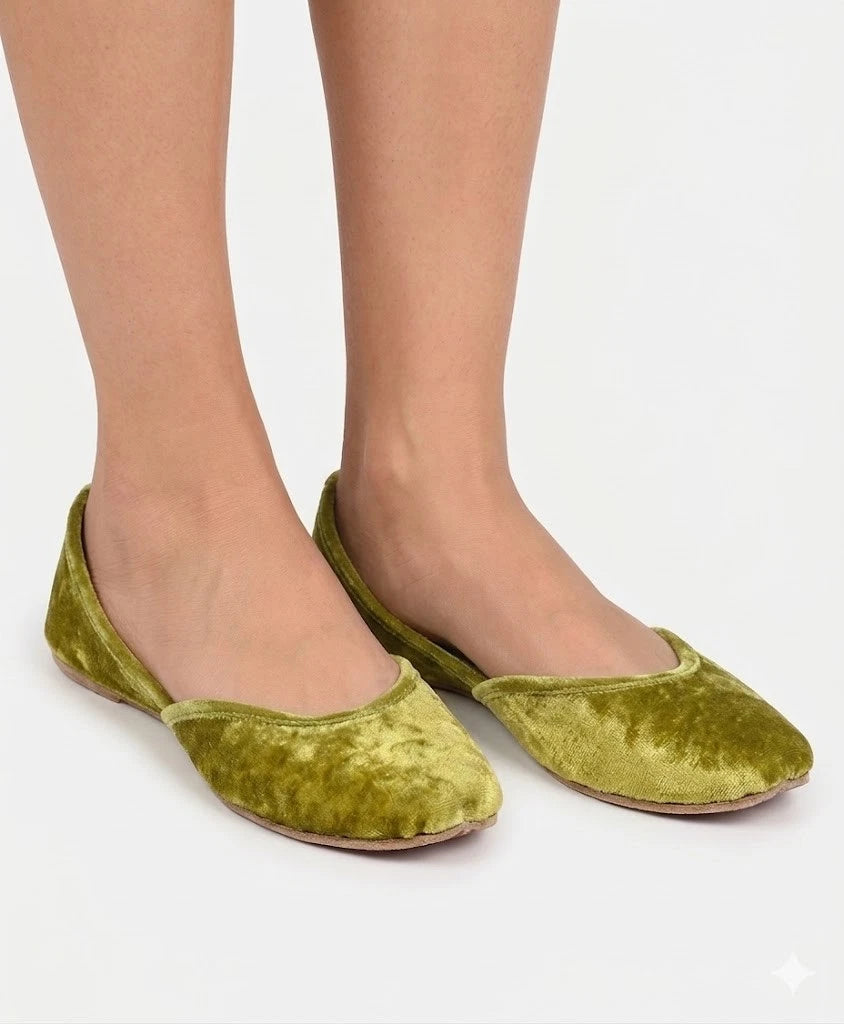 Handmade Bridal Mojari Gold Ethnic Flats Jutti