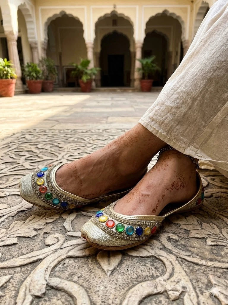 Women’s Punjabi Mojari Embroidered Jutti Multicolor