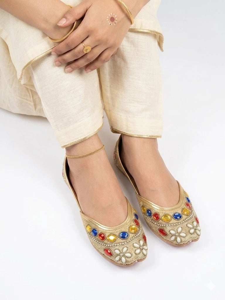 Women’s Punjabi Jutti Embroidered Mojari Multicolor