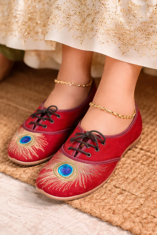 Women’s Punjabi Jutti Embroidered Red Mojari