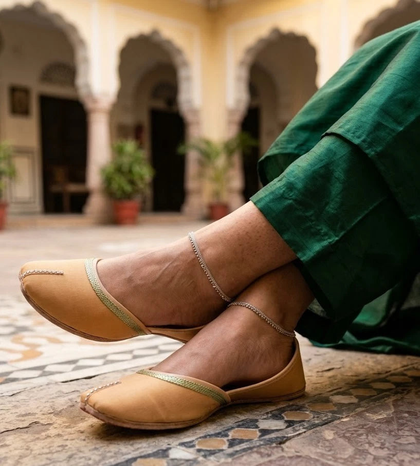 Women Handmade Bridal Cream Jutti Ethnic Flats Mojari