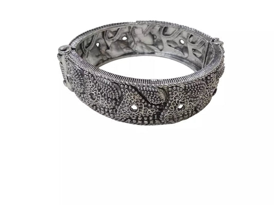 Women Brass Oxidised Side Openable Bracelet Bangles Brass Rajasthani Silver Tone
