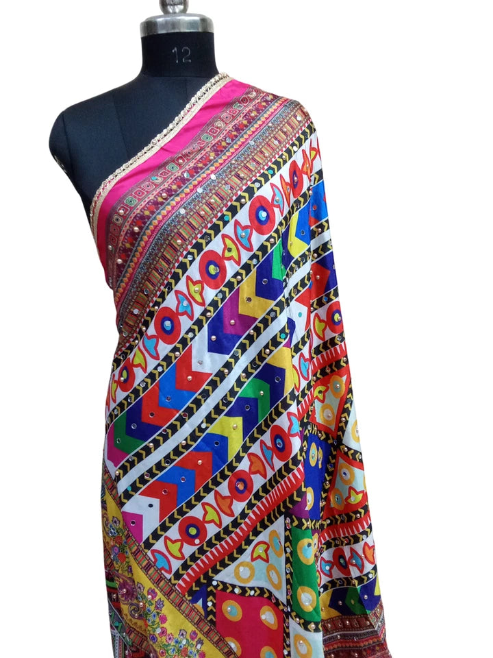 Pakistani Women Dupatta Handwork Perfect Weddings Festivals